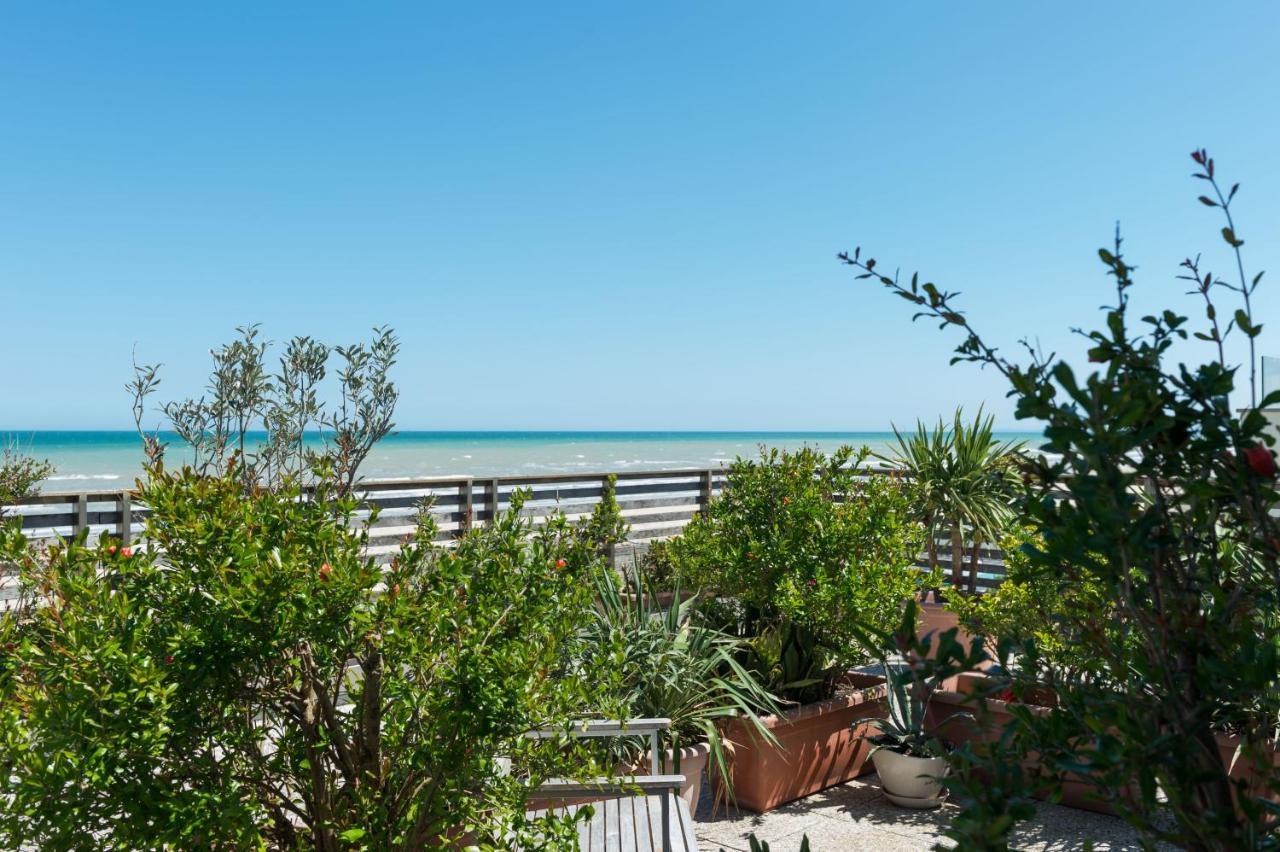 Kiss Beachfront Hotel & Restaurant Cervia Dış mekan fotoğraf