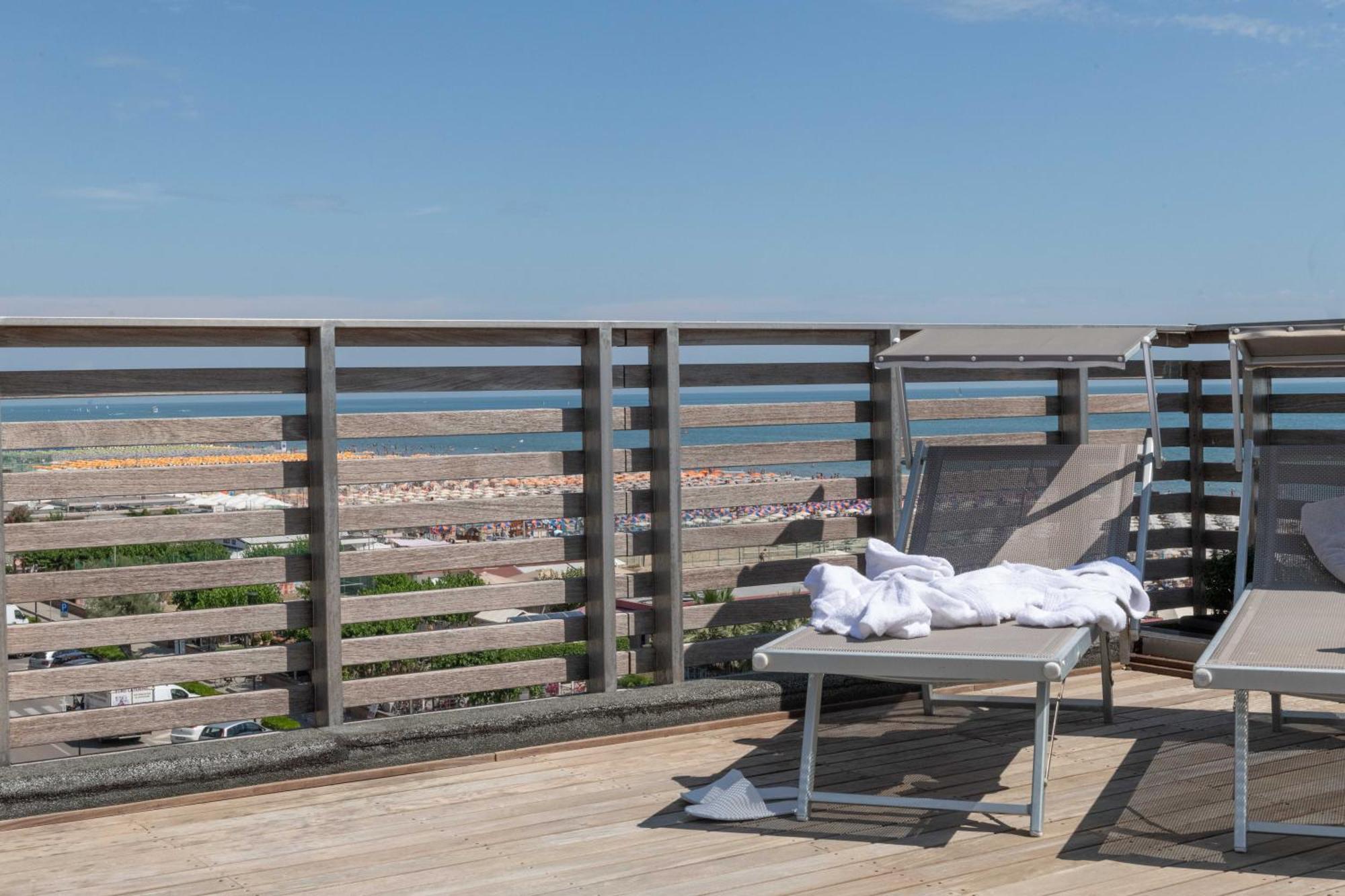 Kiss Beachfront Hotel & Restaurant Cervia Dış mekan fotoğraf