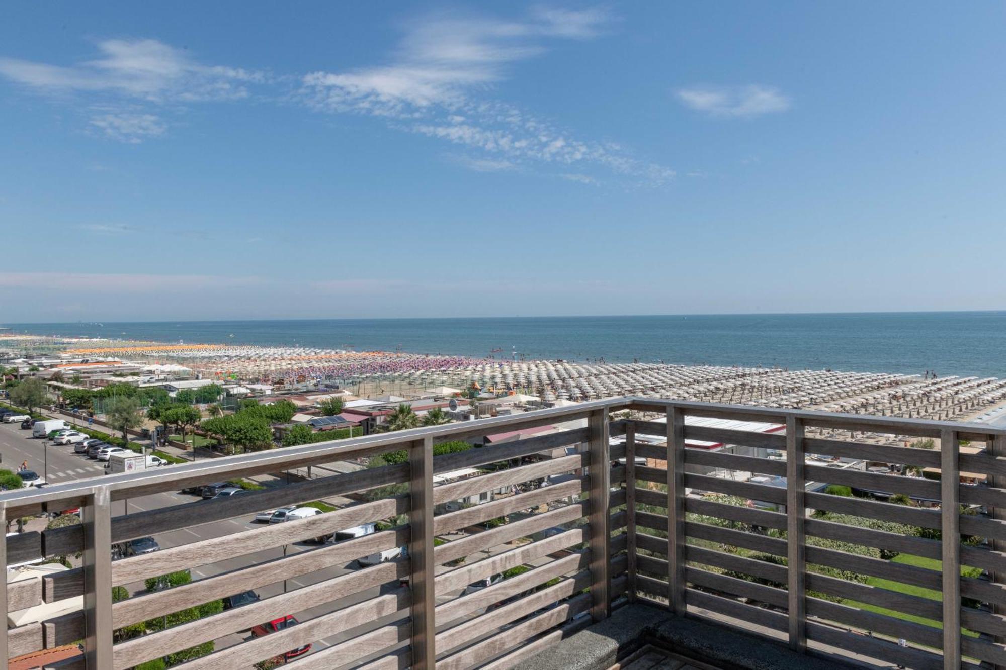 Kiss Beachfront Hotel & Restaurant Cervia Dış mekan fotoğraf