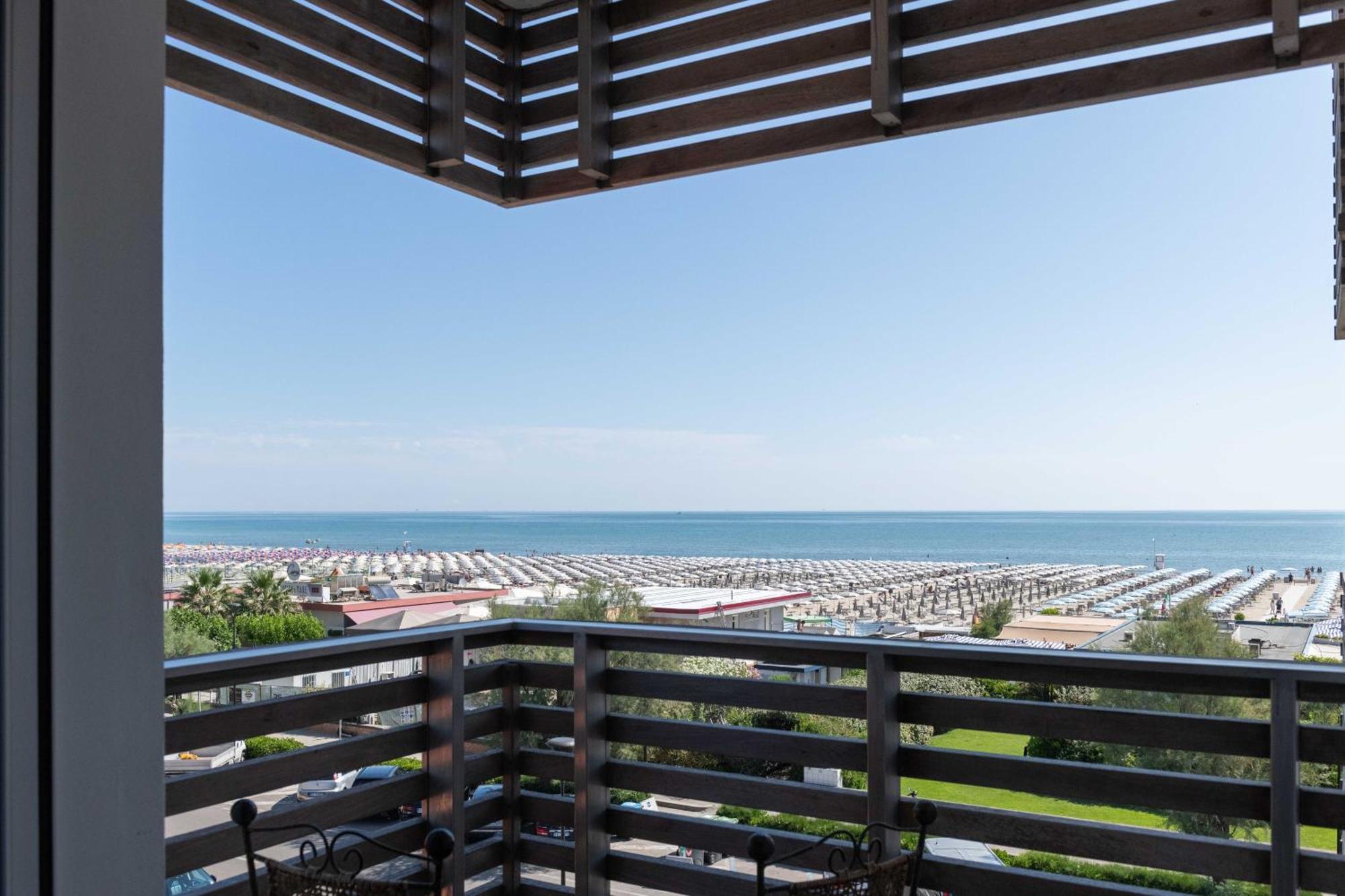 Kiss Beachfront Hotel & Restaurant Cervia Dış mekan fotoğraf