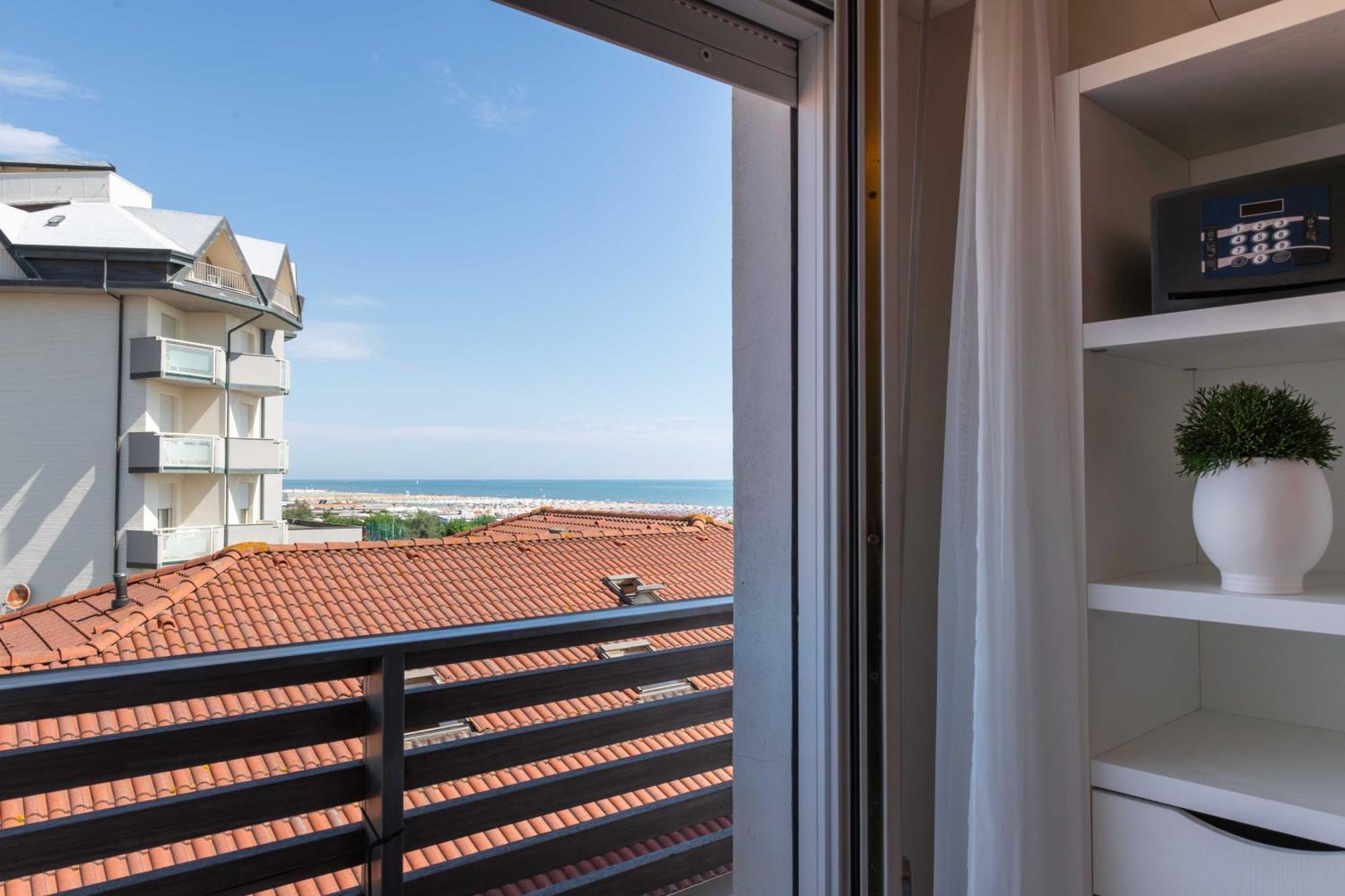 Kiss Beachfront Hotel & Restaurant Cervia Dış mekan fotoğraf