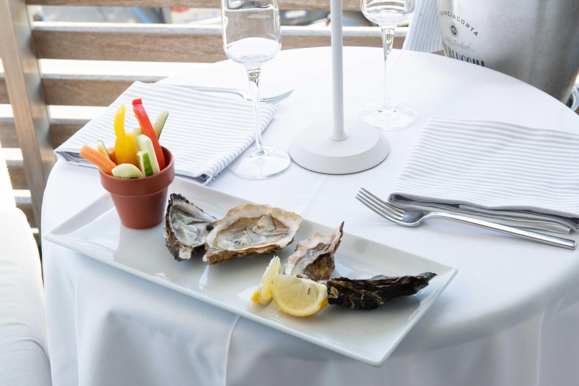 Kiss Beachfront Hotel & Restaurant Cervia Dış mekan fotoğraf