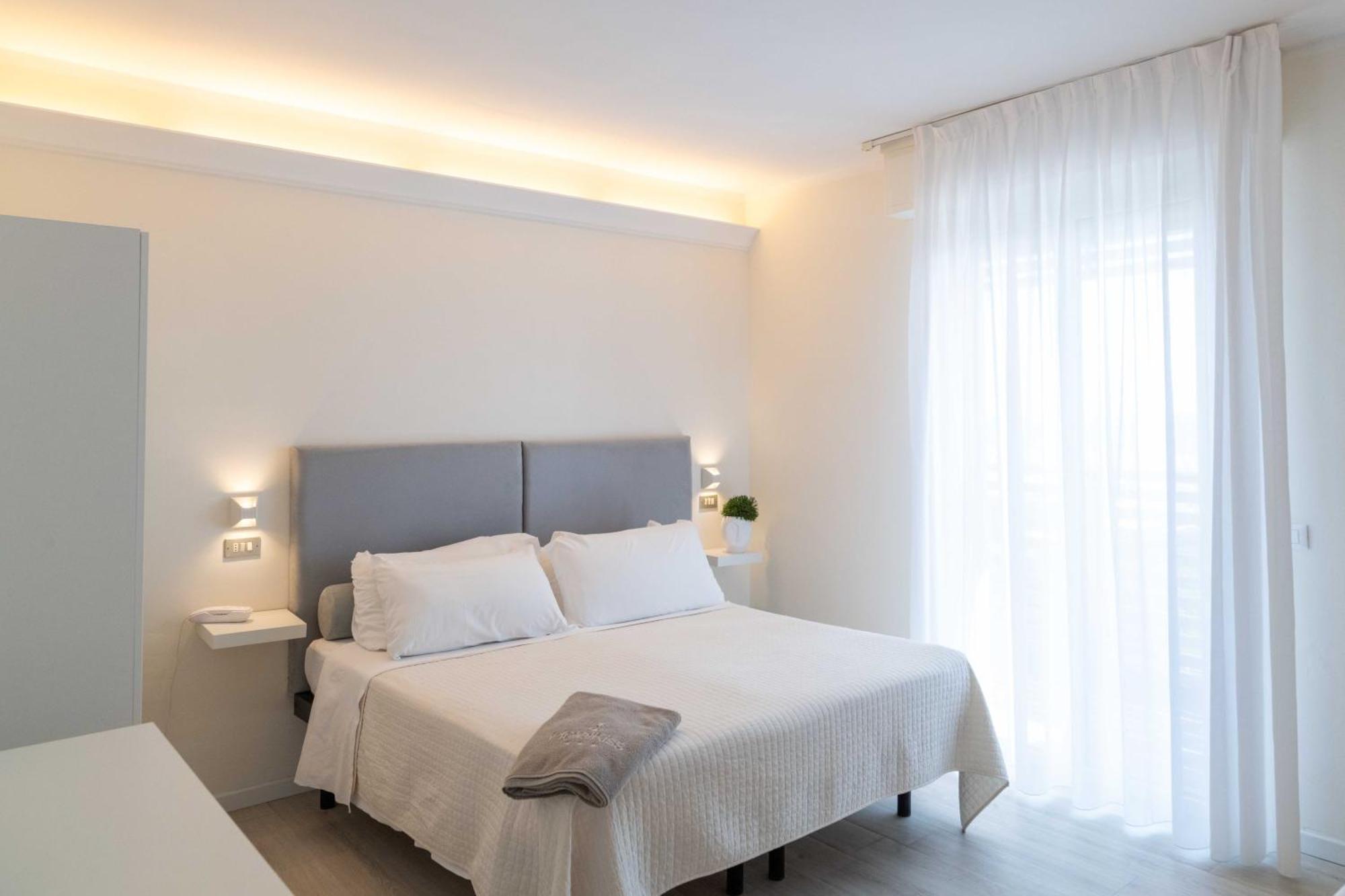 Kiss Beachfront Hotel & Restaurant Cervia Dış mekan fotoğraf