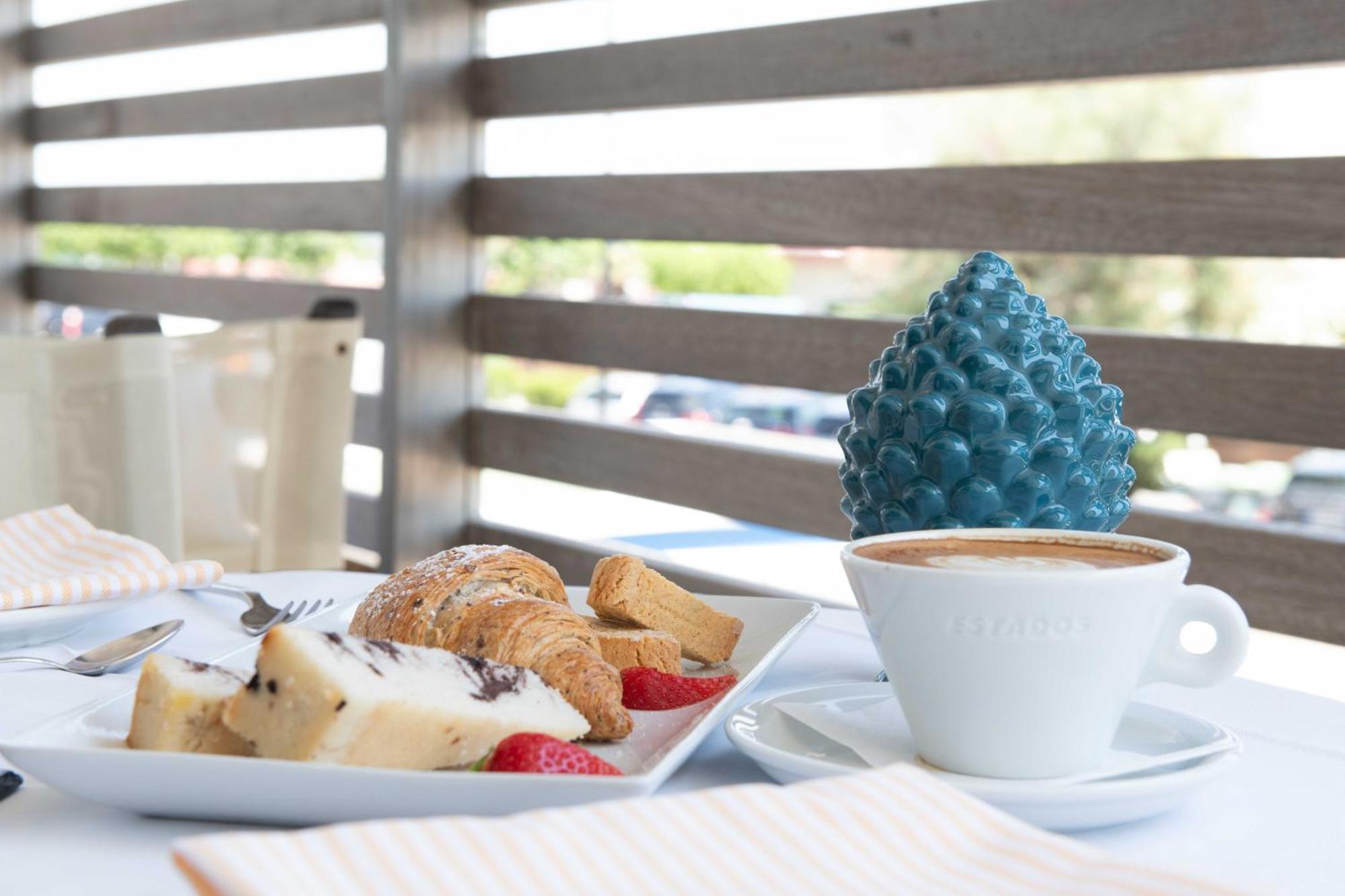 Kiss Beachfront Hotel & Restaurant Cervia Dış mekan fotoğraf