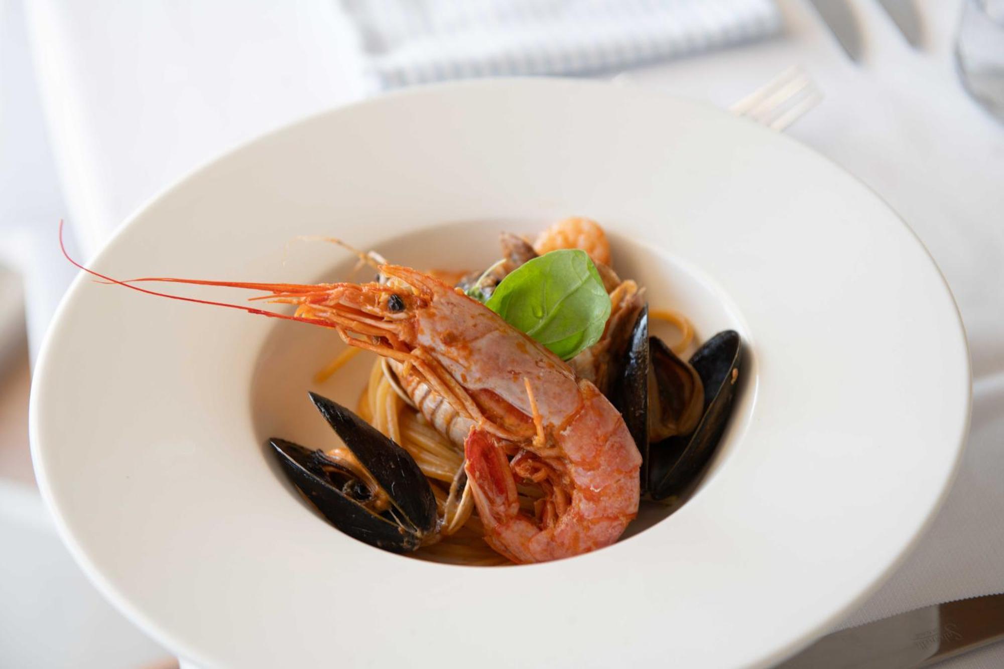 Kiss Beachfront Hotel & Restaurant Cervia Dış mekan fotoğraf
